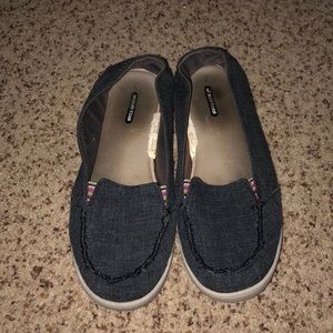 Tribal slip ons! 🧡💛🤎🤍